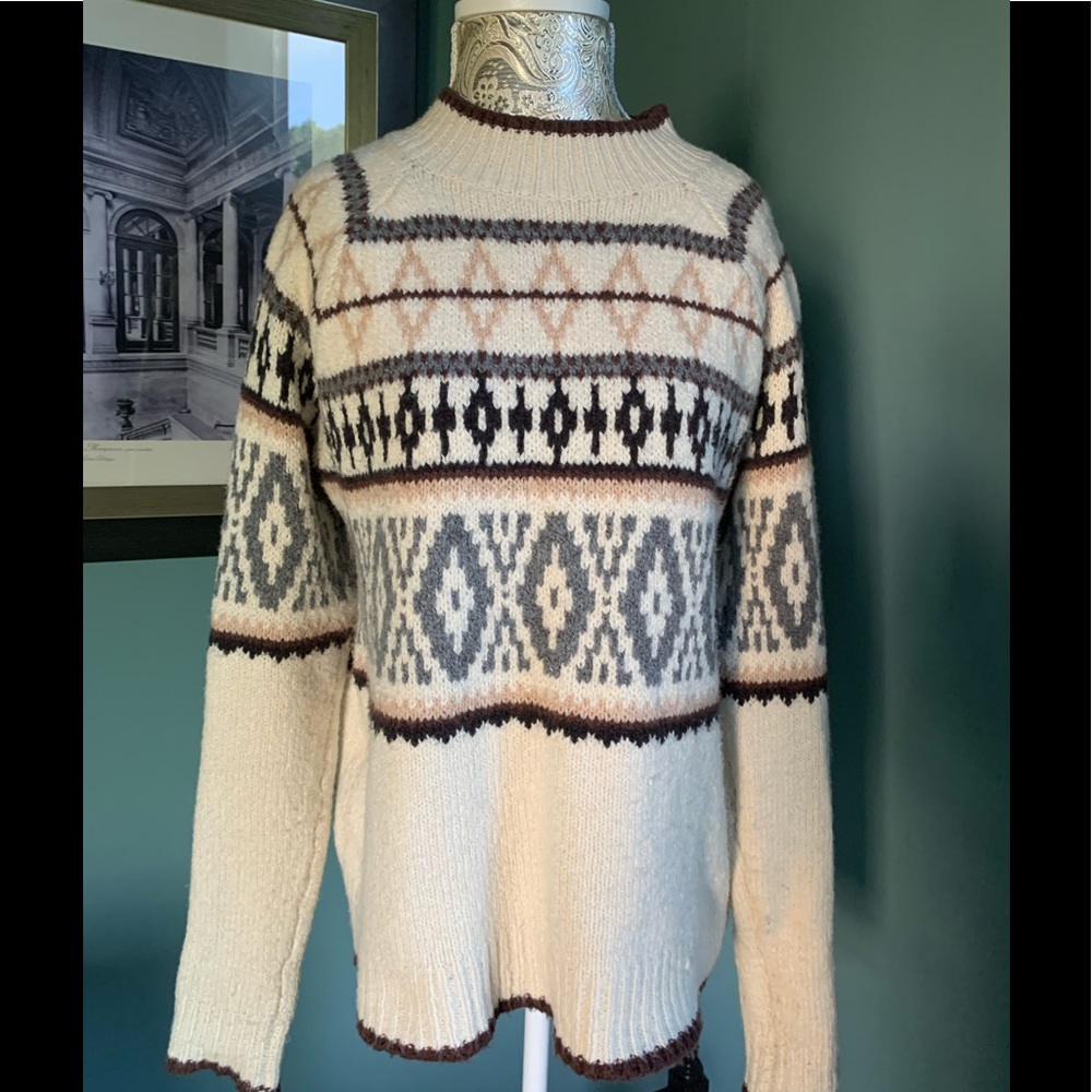 American Eagle Sweater